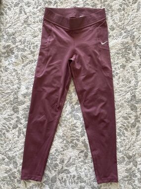 EUC Nike Dry-FIT Pro Women’s Low-Waisted 7/8 Leggings in Dusty Rose Pink Small